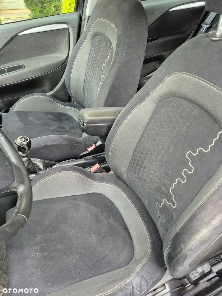 Fiat Punto 2012 - 12