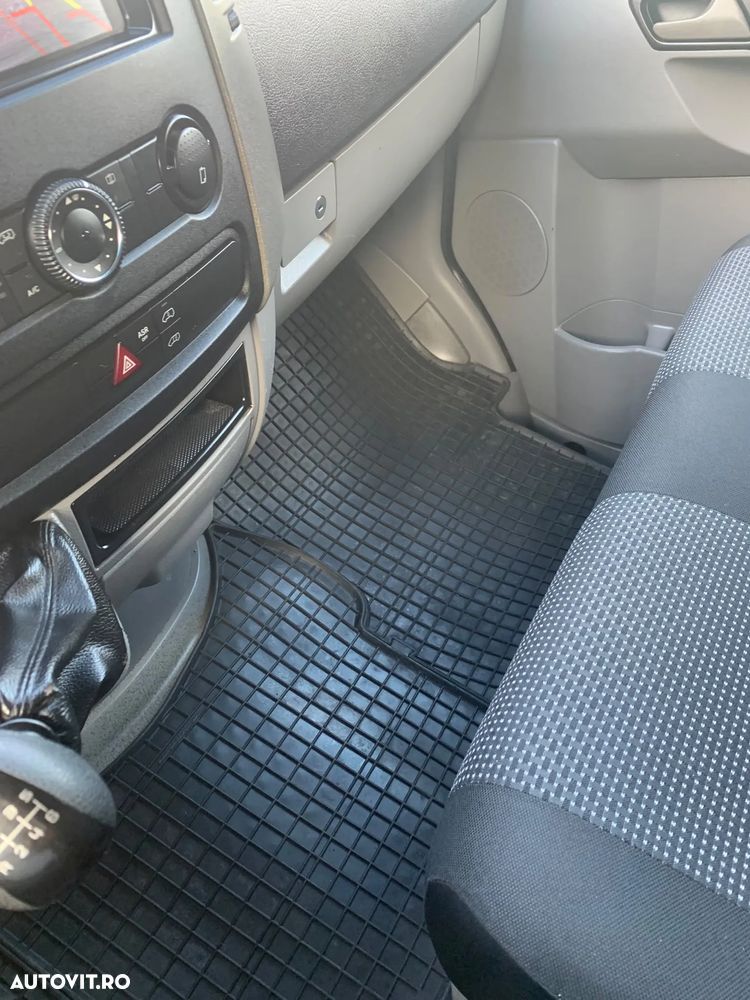 Mercedes-Benz Sprinter - 14
