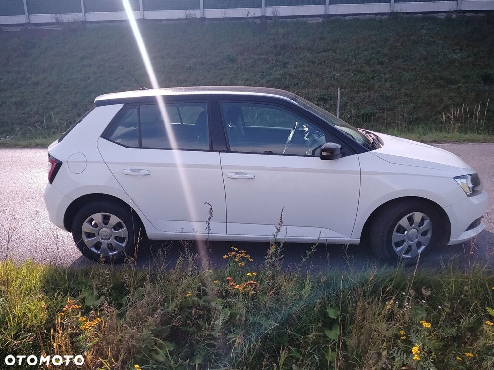 Skoda Fabia 2017 photo 4