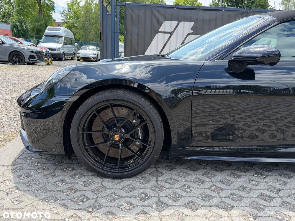 Porsche 911 Targa 4 GTS PDK - 14