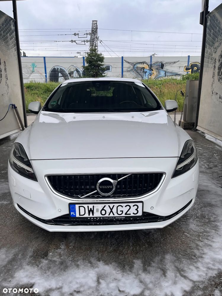 Volvo V40 T3 Drive-E Momentum - 1