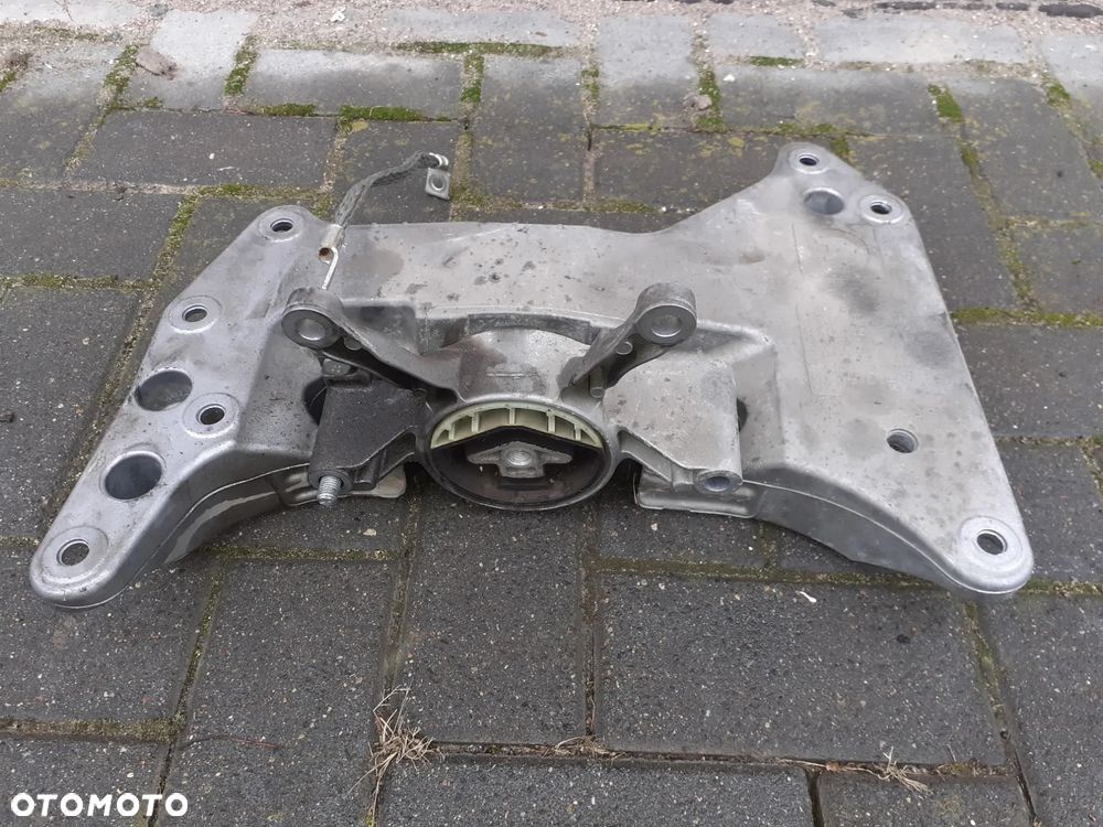 BMW 5 F10 F11 Łapa Skrzyni Biegów - 1