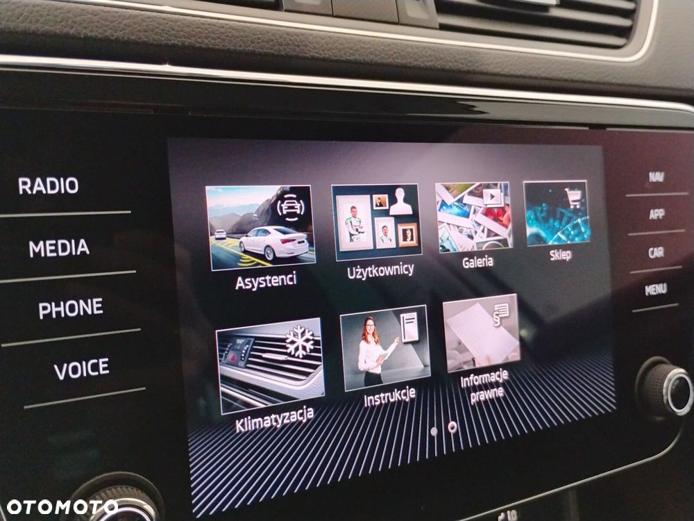 Skoda Superb 2.0 TDI SCR Ambition DSG - 34