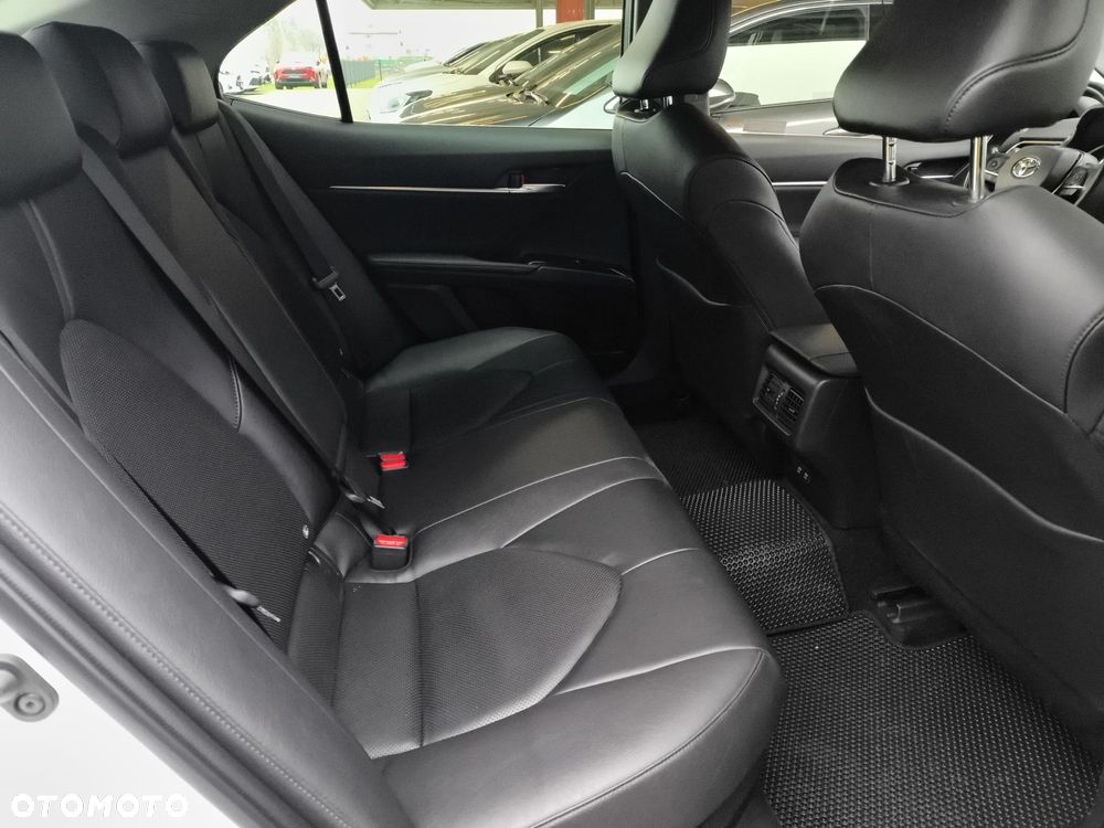Toyota Camry 2.5 Hybrid Executive CVT - 10