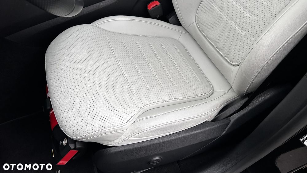 Mercedes-Benz GLC - 14