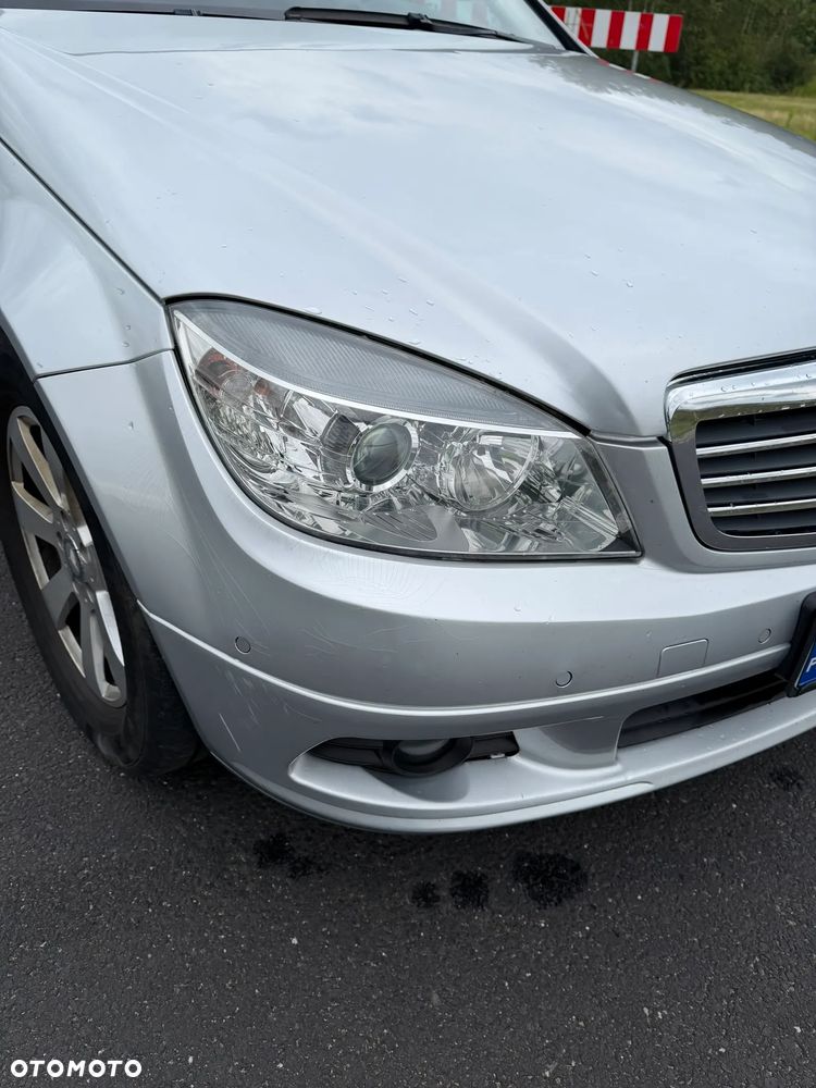 Mercedes-Benz Klasa C 180 CGI BlueEff Classic - 17