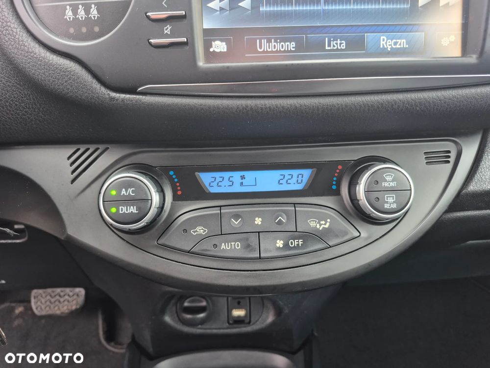 Toyota Yaris Hybrid 100 Premium - 20