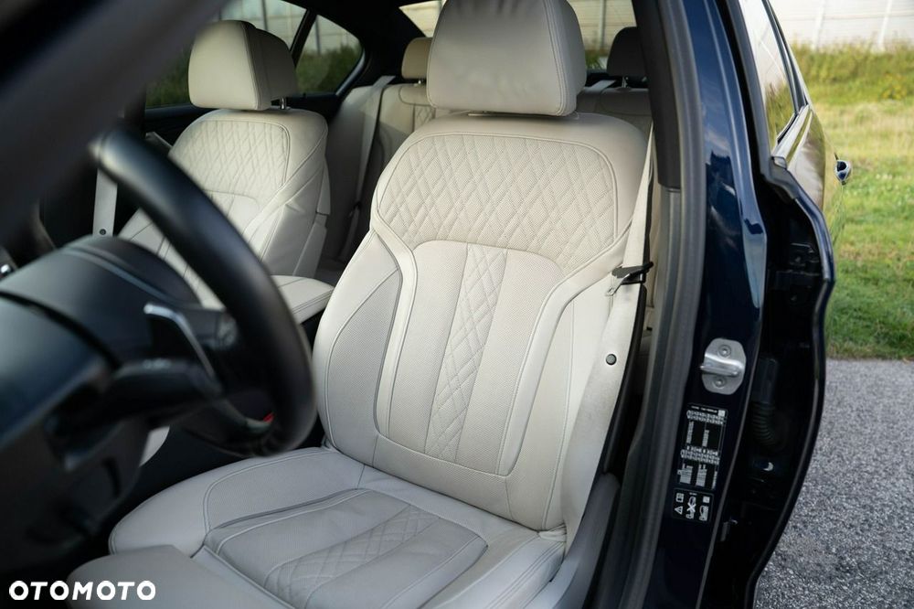 BMW Seria 5 - 25