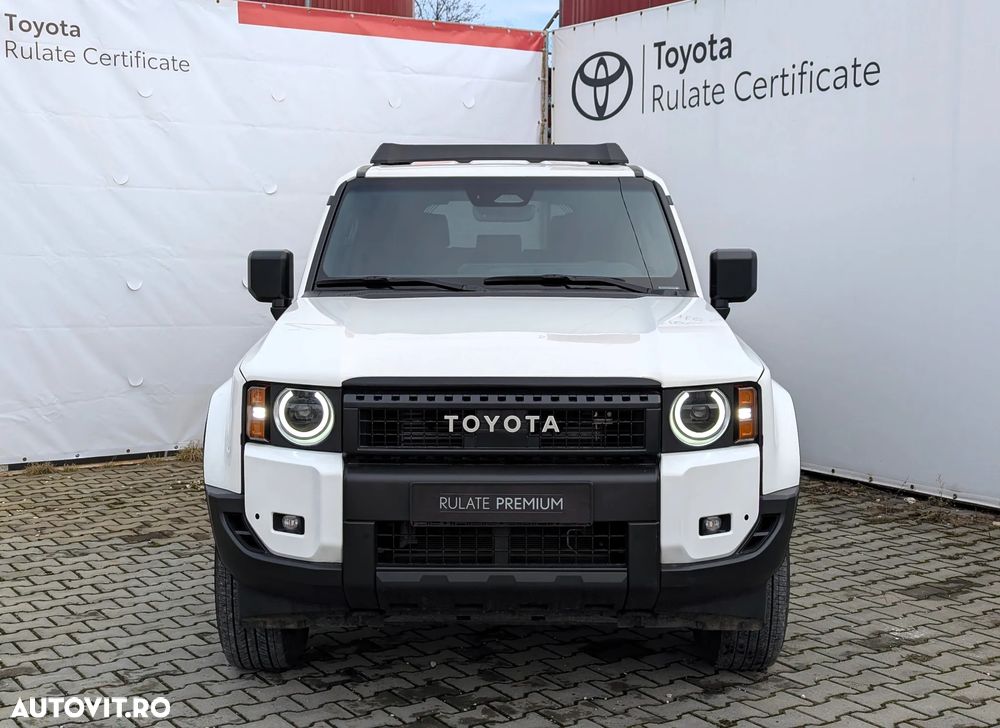 Toyota Land Cruiser 300 - 2