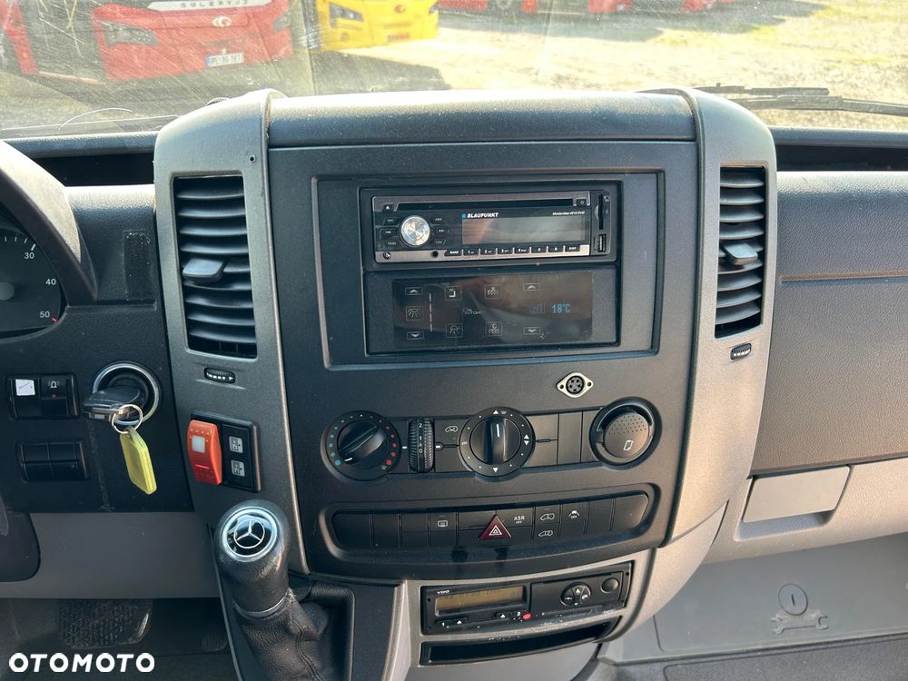 Mercedes-Benz Sprinter 519 - 14