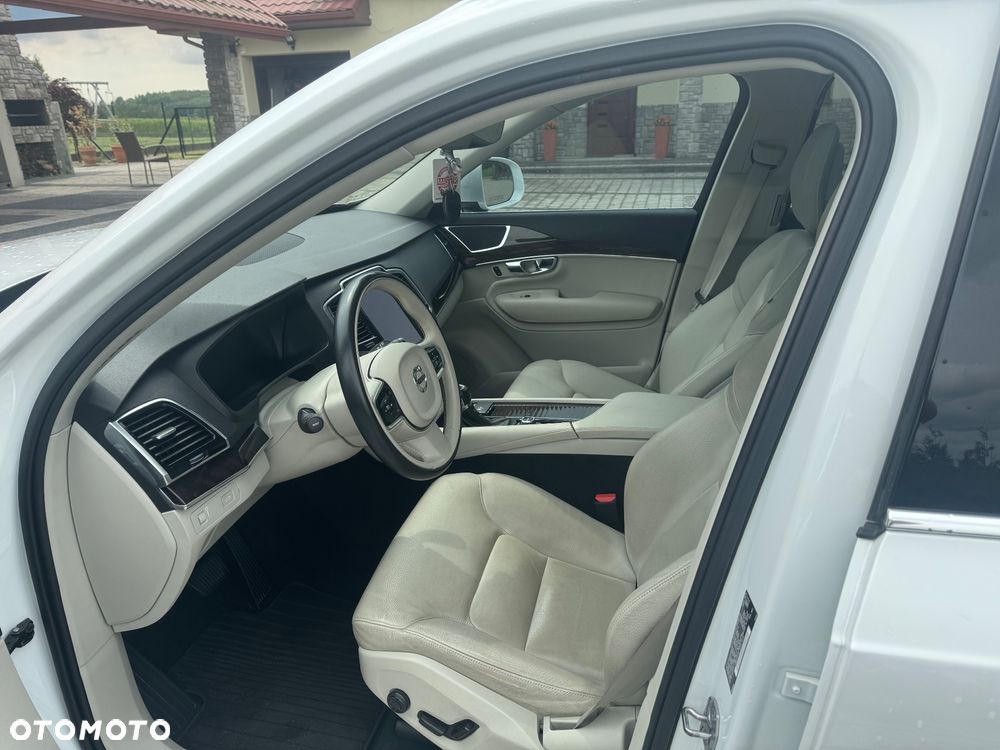 Volvo XC 90 - 8