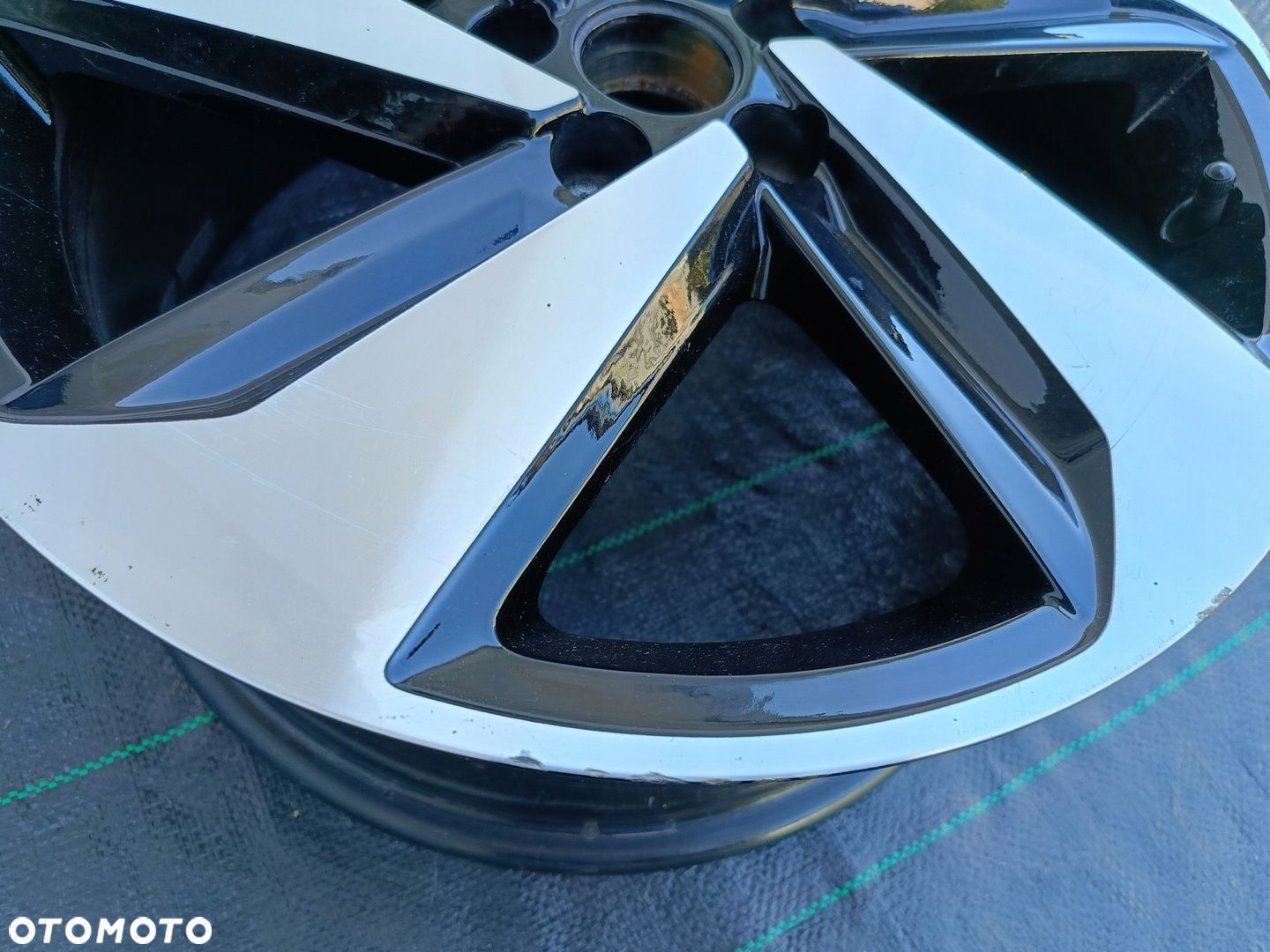 FELGA ALUMINIOWA VW POLO 2G 7.5x17 5x100 ET51 2G0601025AB MILTON KEYNES - 8