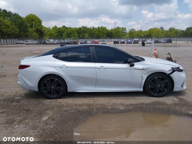 Toyota Camry 2.5 Hybrid Executive CVT - 4