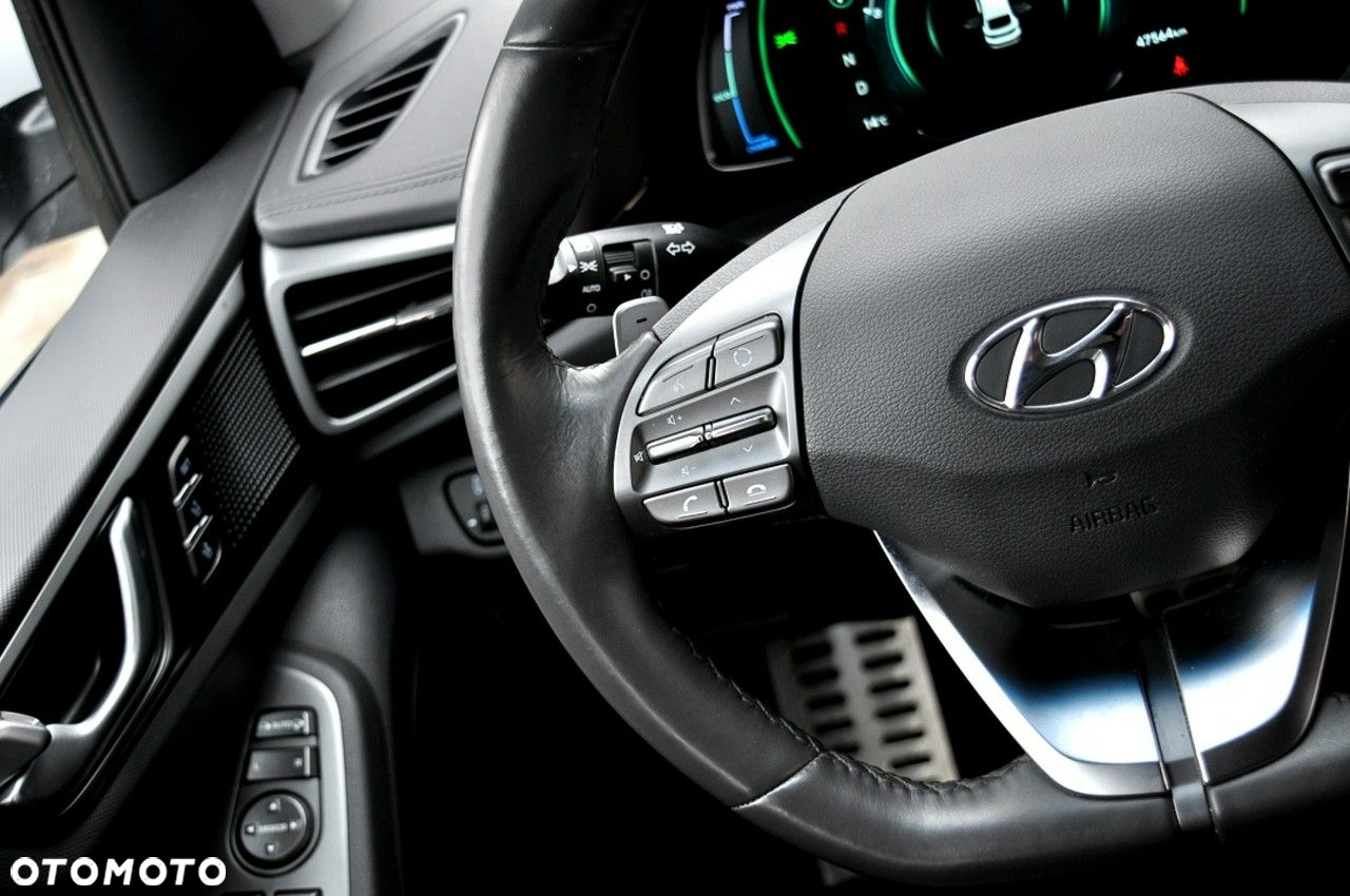 Hyundai IONIQ hybrid Premium - 24