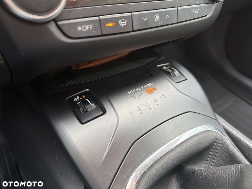 Toyota Avensis 2.0 D-4D Premium - 17
