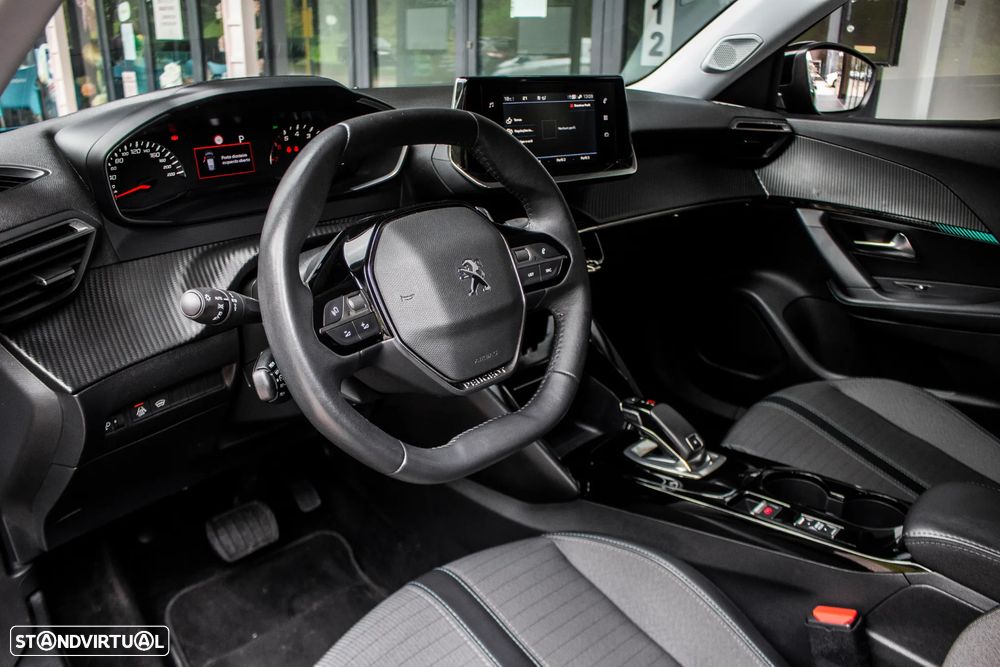 Peugeot 2008 1.2 PureTech Allure EAT8 - 22