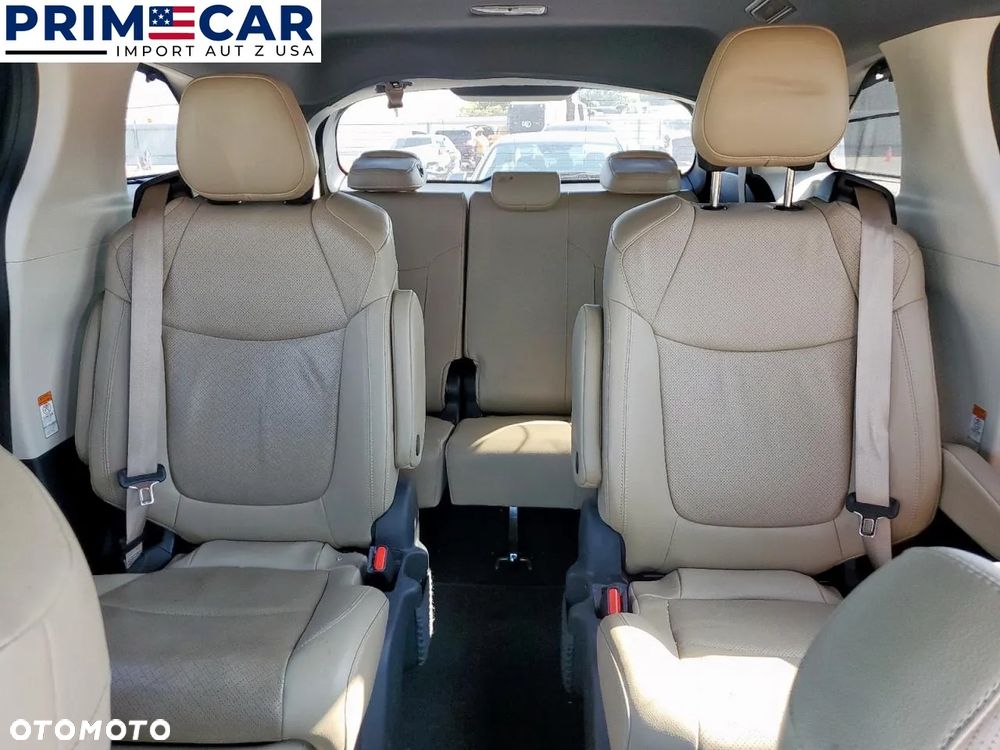 Toyota Sienna - 10