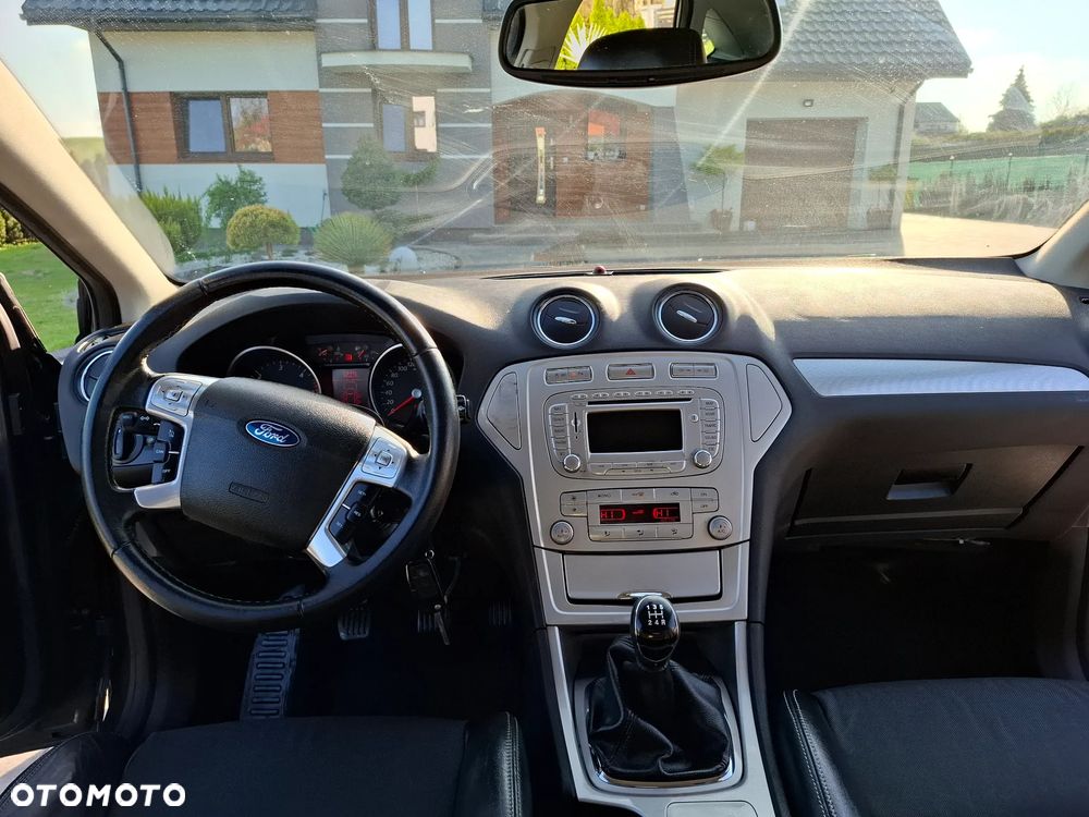 Ford Mondeo 1.8 TDCi Ambiente - 25