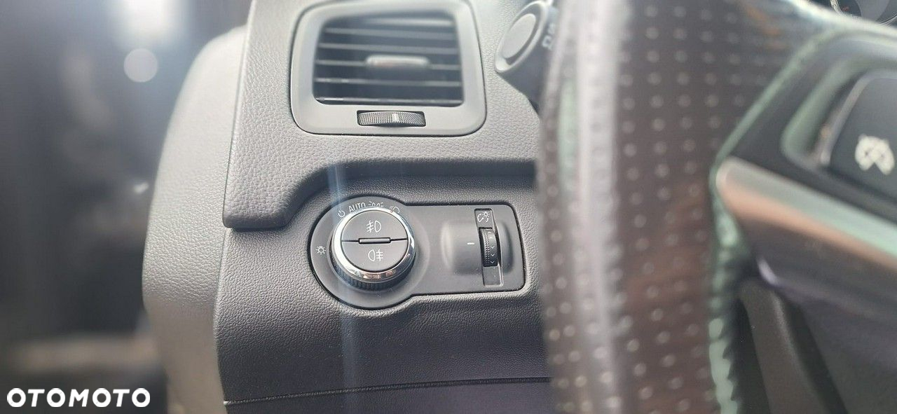 Opel Insignia - 15