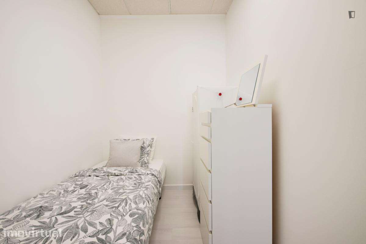Quarto - localizado em Saldanha Lisbon - Grande imagem: 4/43