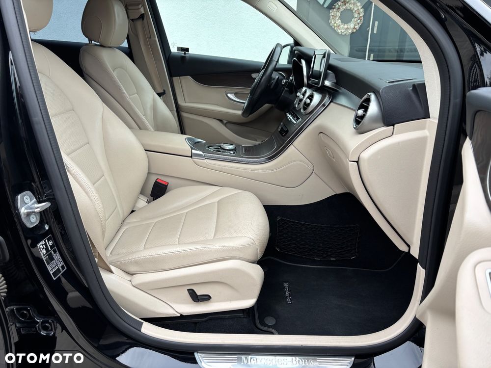 Mercedes-Benz GLC - 34