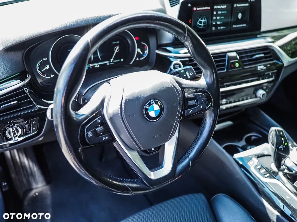 BMW Seria 5 520d xDrive Sport Line - 13