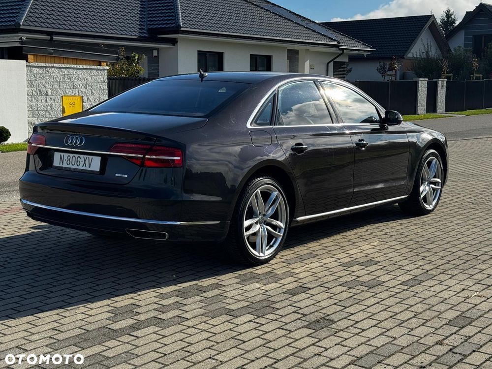 Audi A8 - 6