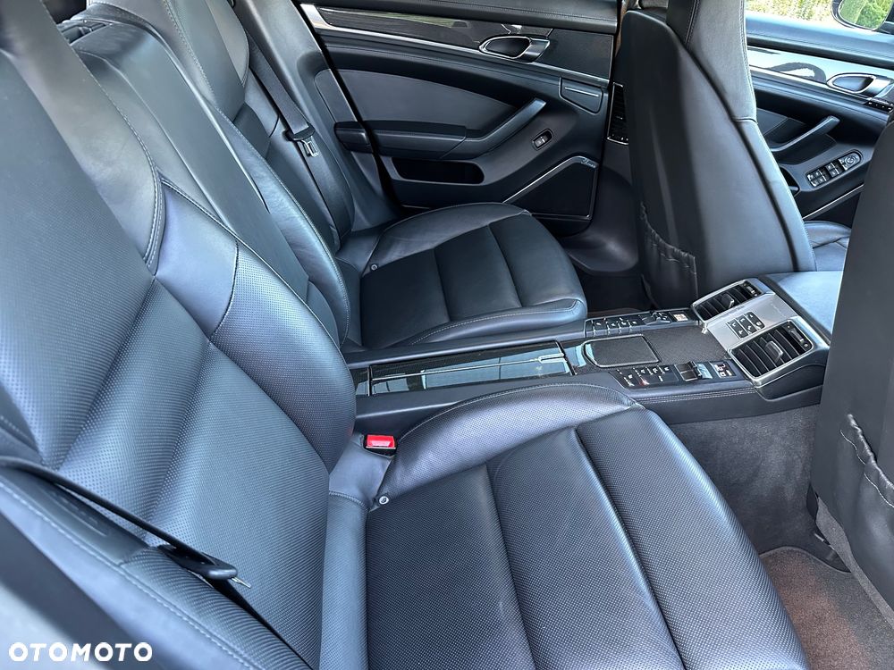 Porsche Panamera - 14