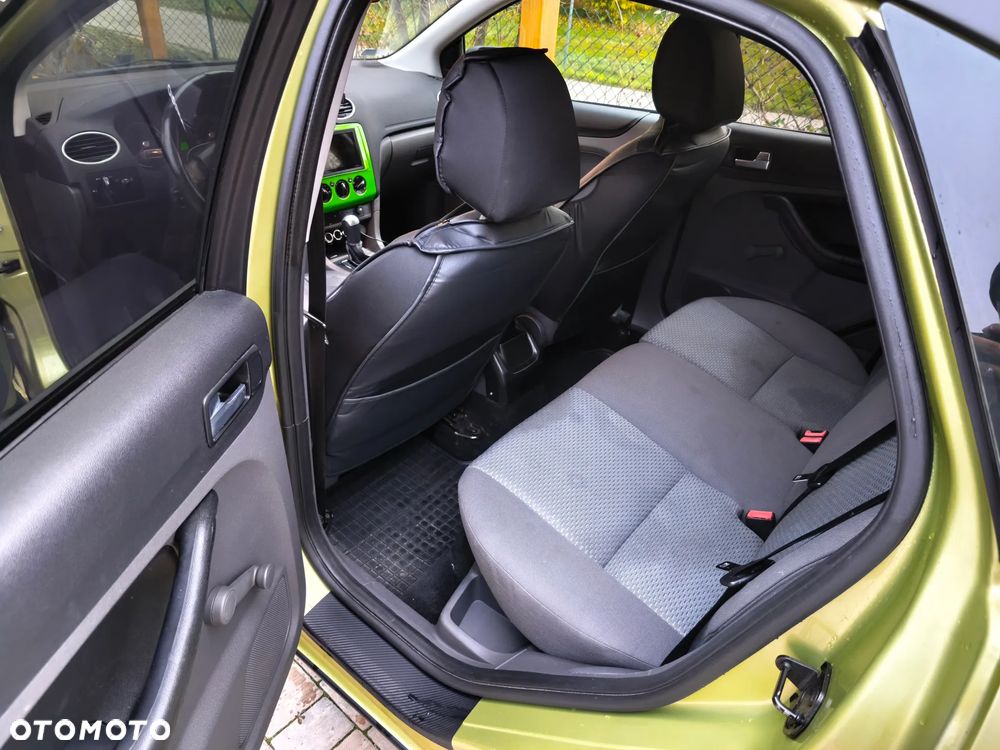 Ford Focus - 16