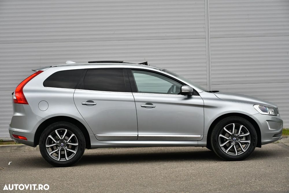 Volvo XC 60 D5 AWD Geartronic Summum - 10