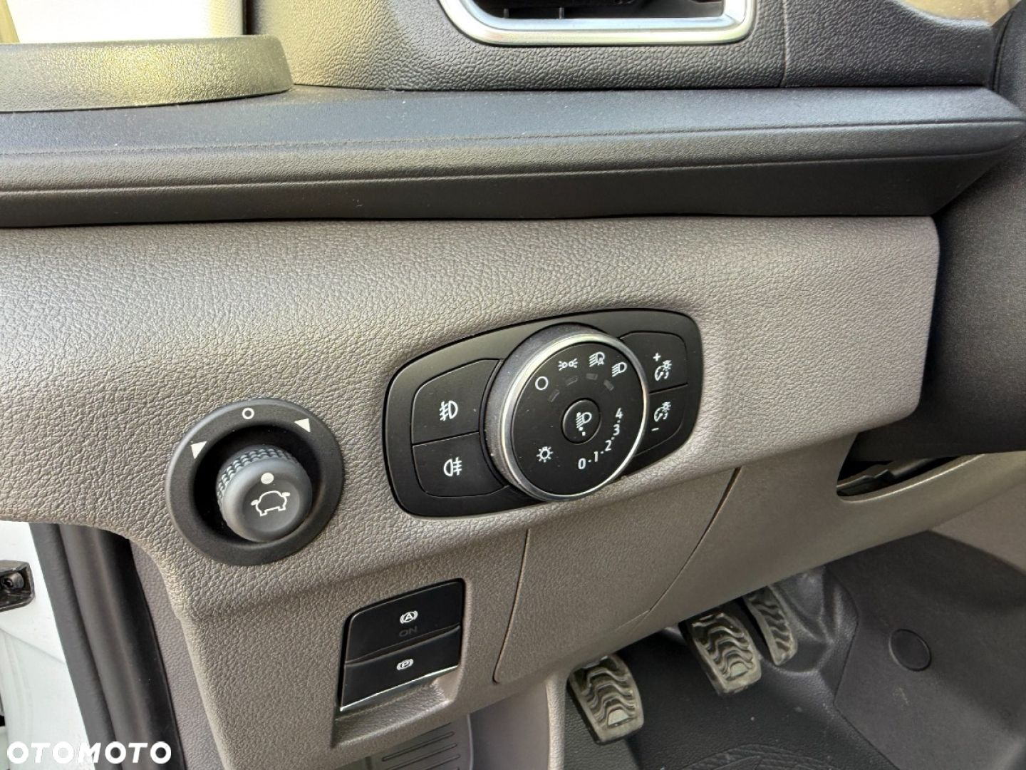 Ford Transit - 12