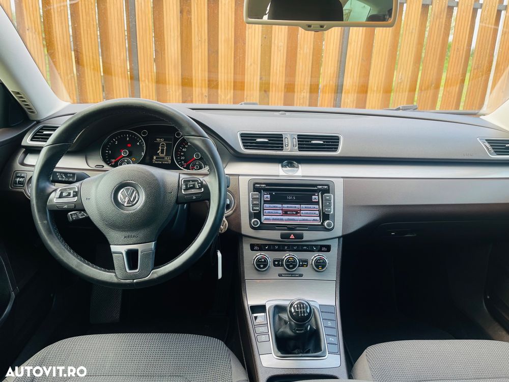Volkswagen Passat - 10