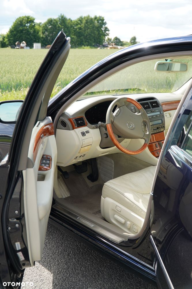 Lexus LS Standard - 13