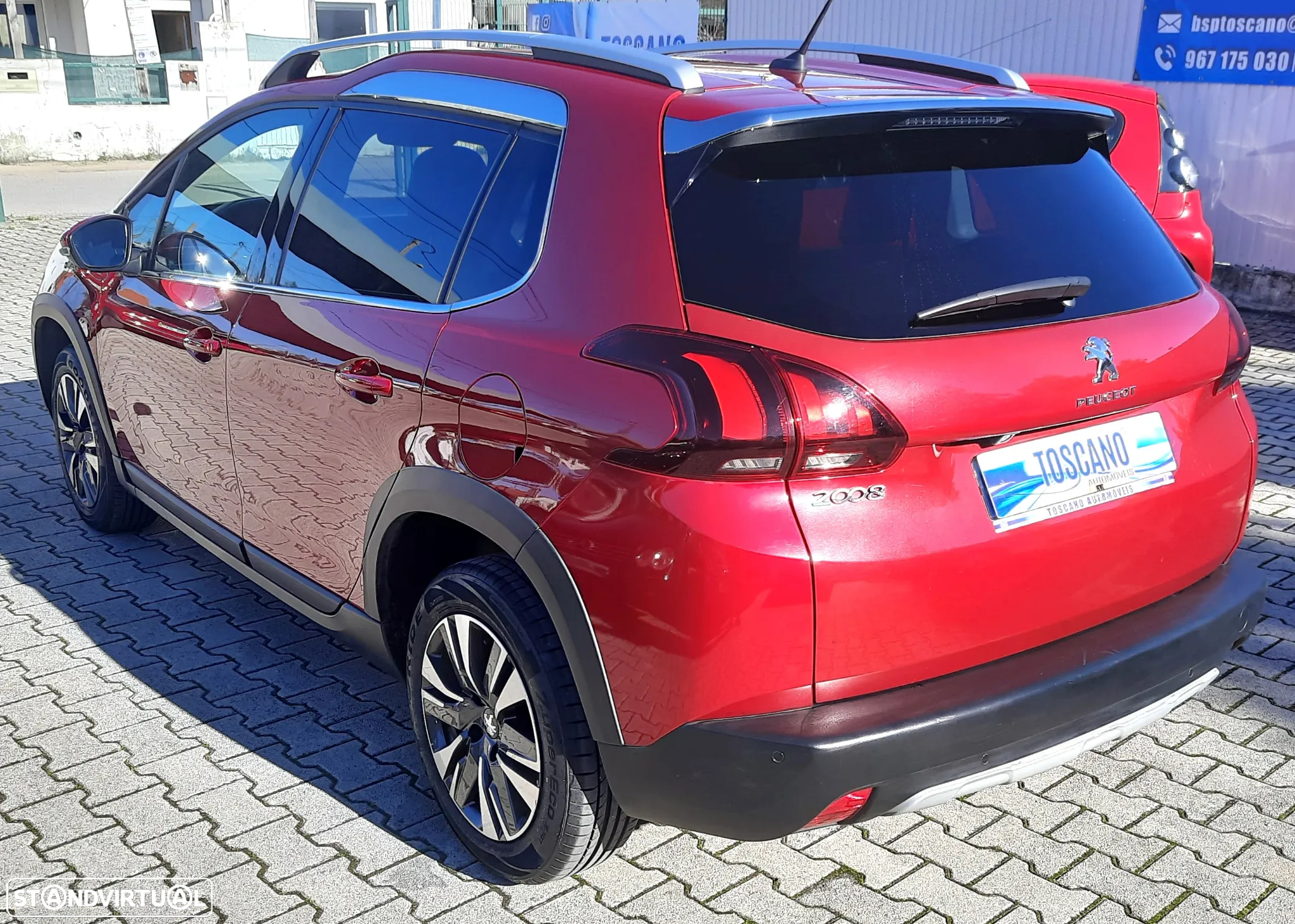 Peugeot 2008 1.2 PureTech Allure - 3