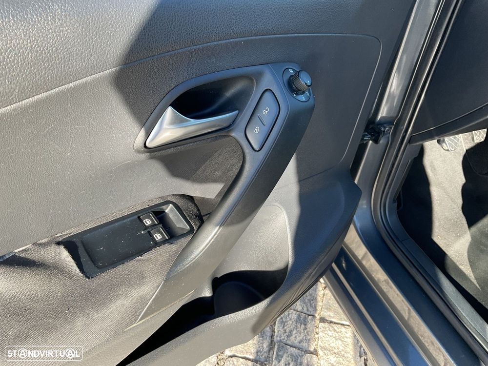 VW Polo 1.6 TDI Confortline BlueMotion - 20