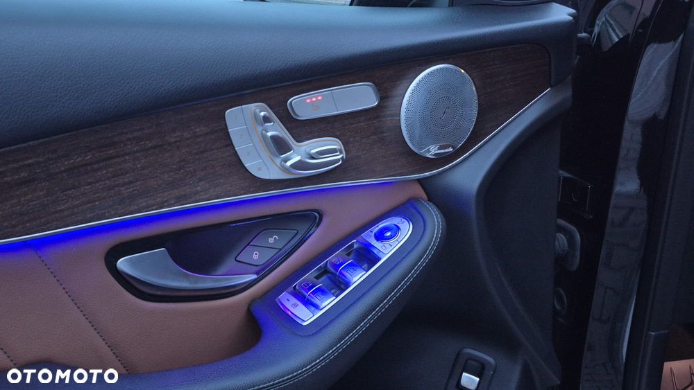 Mercedes-Benz GLC 300 4Matic 9G-TRONIC AMG Line - 15