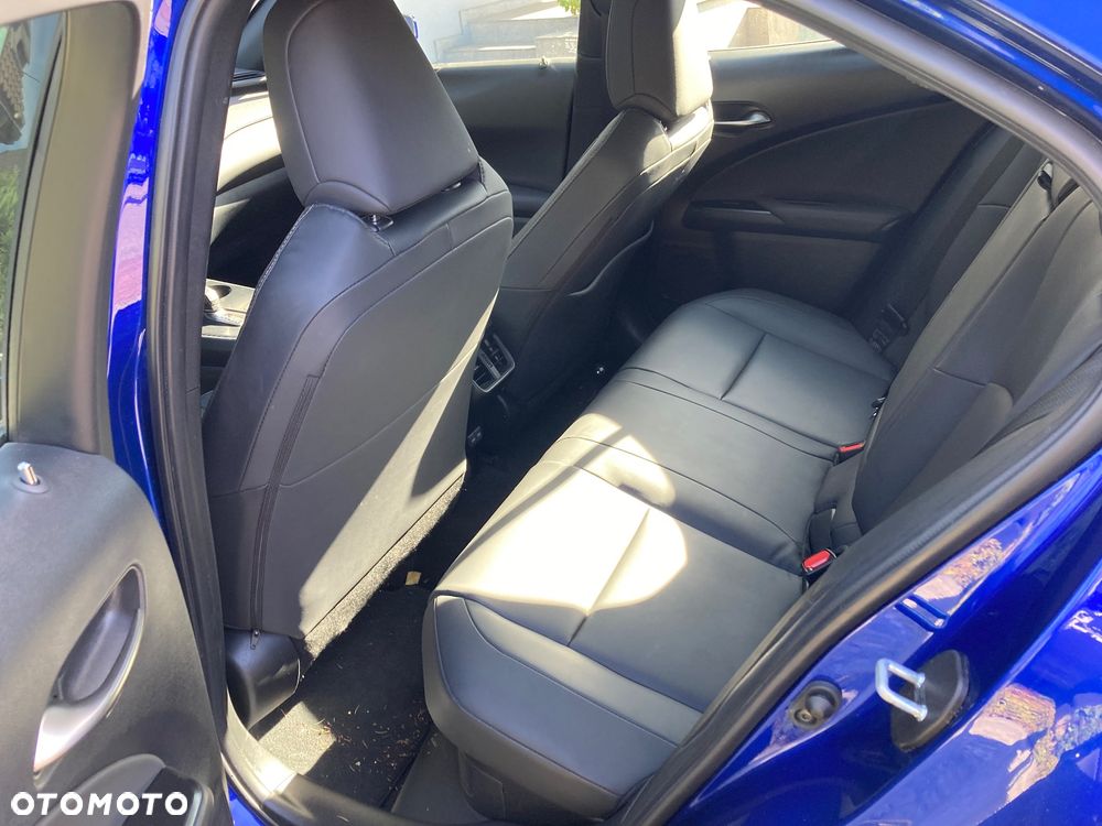 Lexus UX - 15