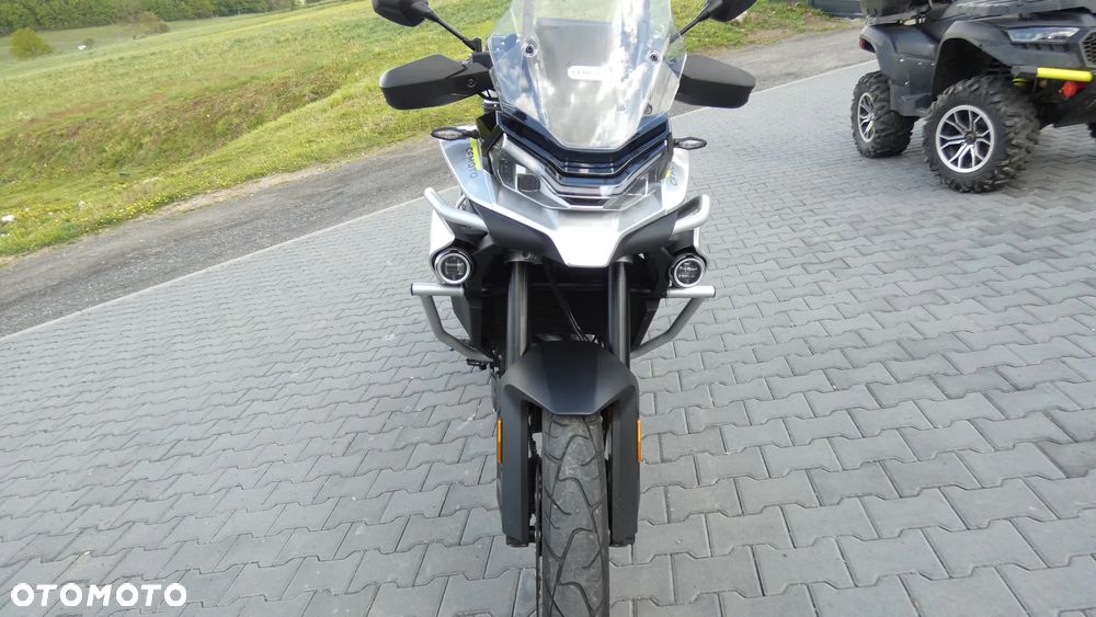 CFMoto 800MT Touring - 11