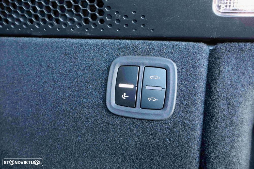 Porsche Macan Electric 4 - 20