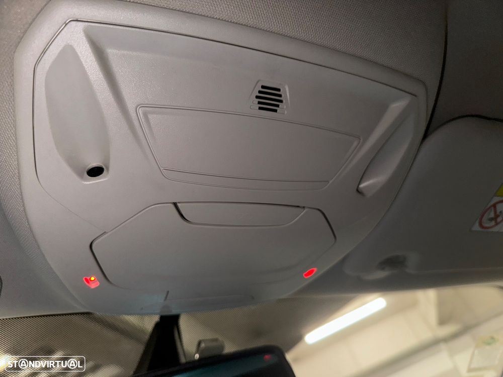 Ford Focus 1.0 EcoBoost Titanium - 28