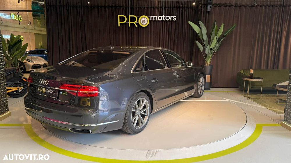 Audi A8 - 4