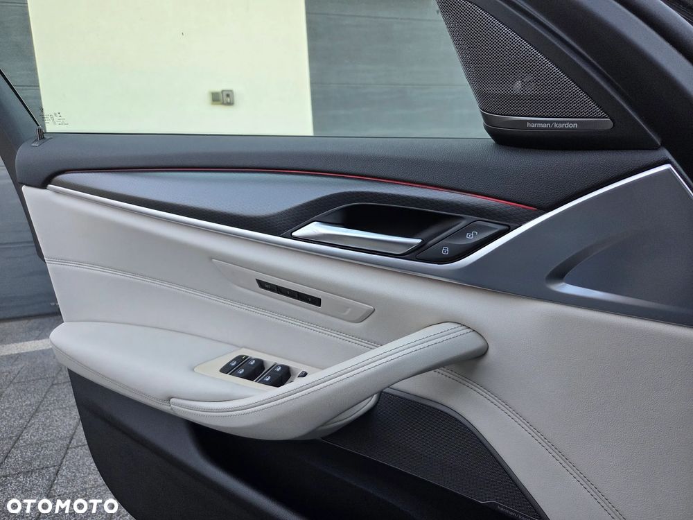 BMW Seria 5 520d xDrive mHEV M Sport sport - 14