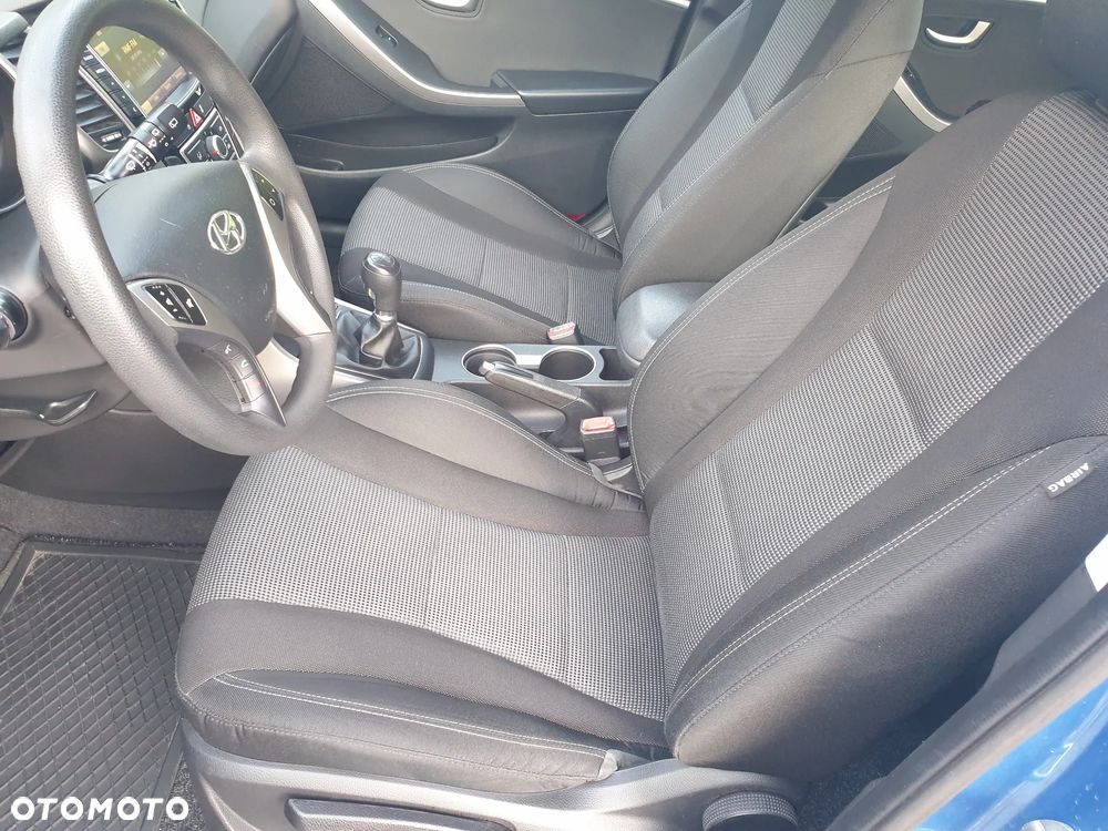 Hyundai i30 blue Kombi 1.4 Classic Navigation - 16