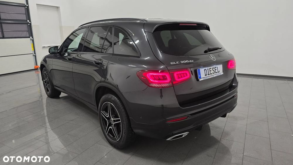 Mercedes-Benz GLC 300 de 4Matic 9G-TRONIC AMG Line Plus - 4