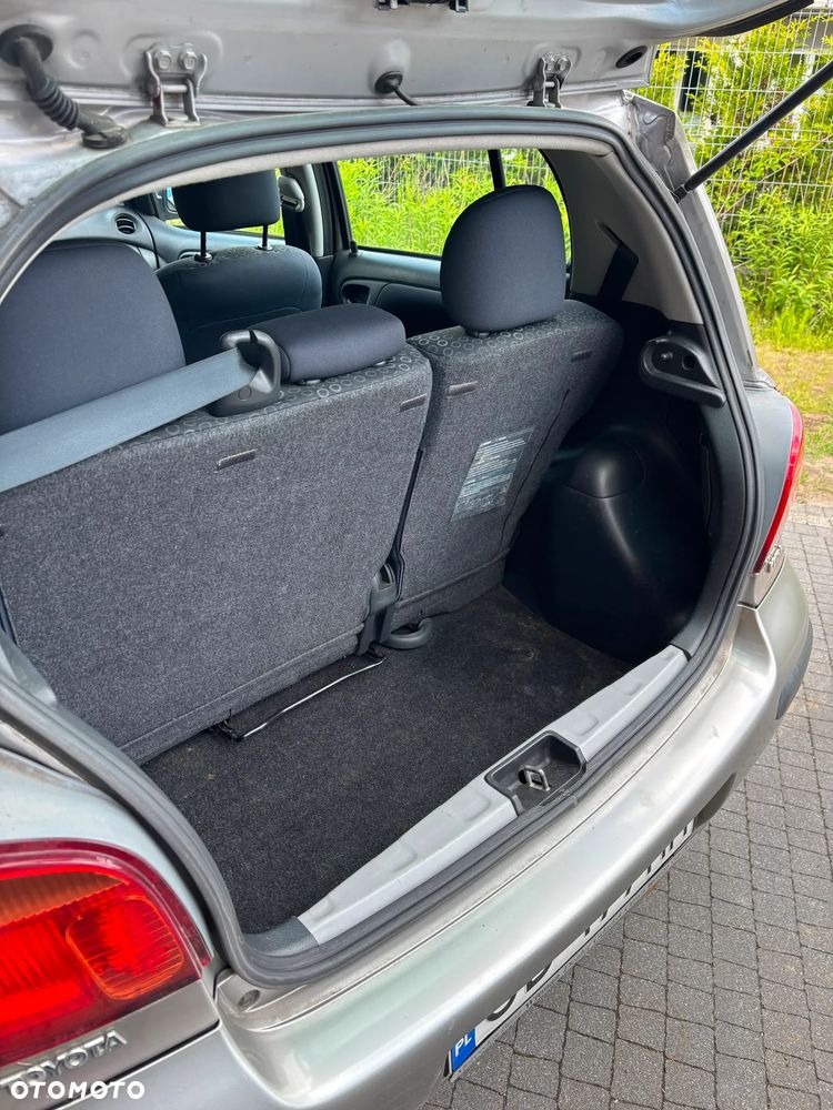 Toyota Yaris 1.3 Sol - 12
