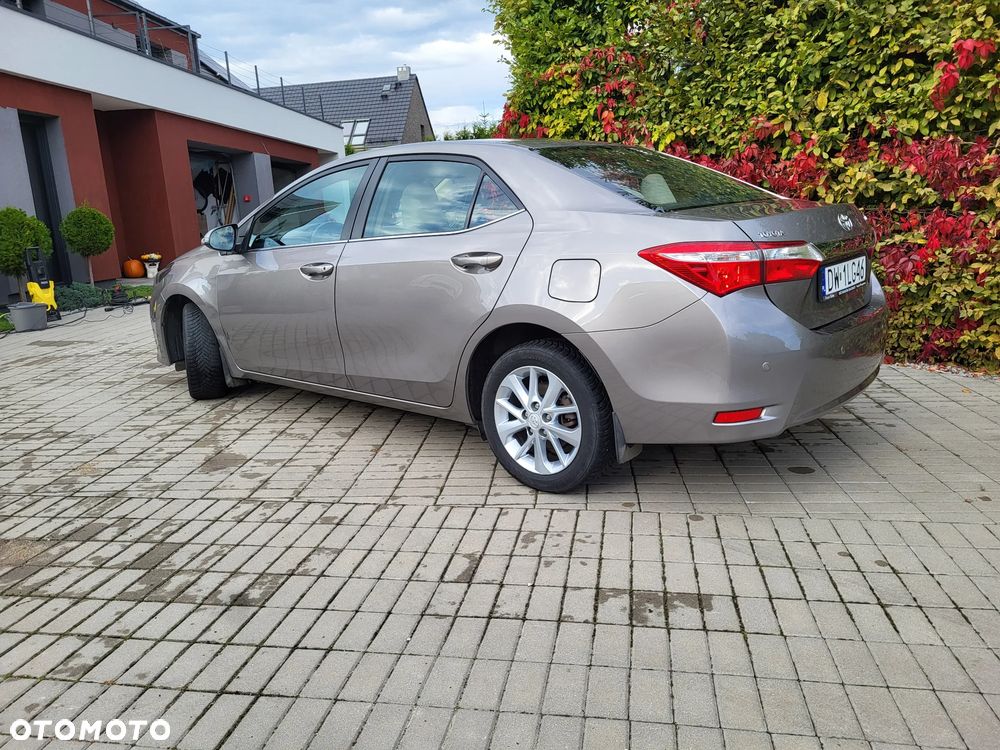 Toyota Corolla 2015 photo 2