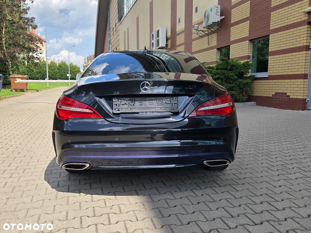 Mercedes-Benz CLA 200 7G-DCT AMG Line - 10
