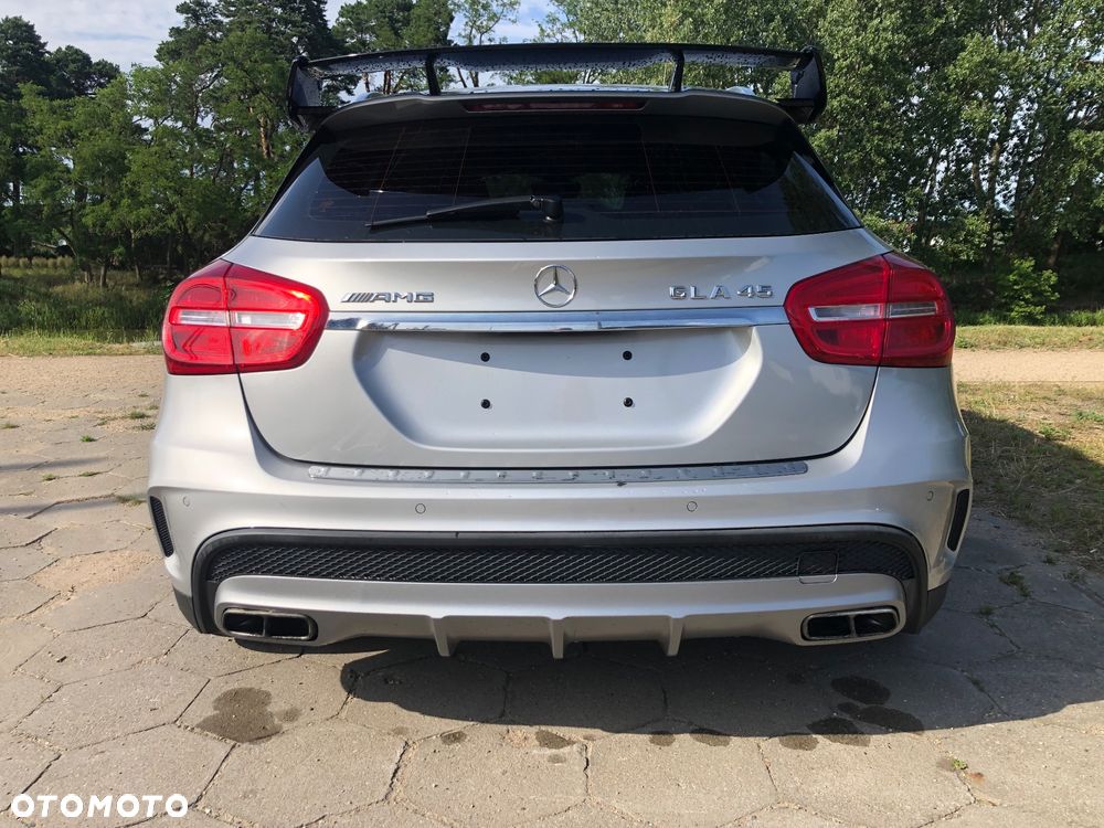 Mercedes-Benz GLA 45 AMG 4Matic 7G-DCT - 12