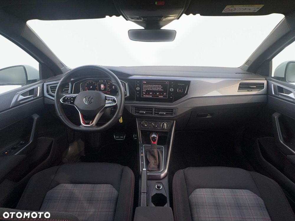 Volkswagen Polo - 16