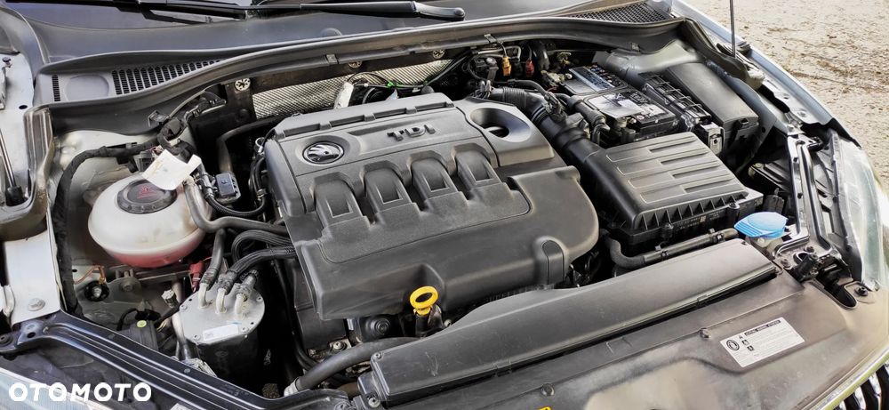 Skoda Superb 2.0 TDI DSG Ambition - 28
